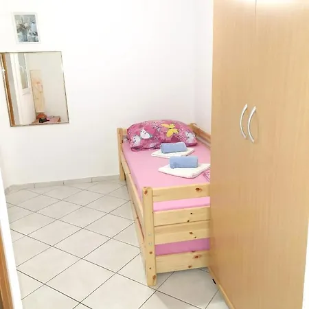 Charming In Pag With Sea View, 40 Sqm Pag Town