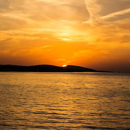 Charming In Pag With Sea View, 40 Sqm Lejlighed *