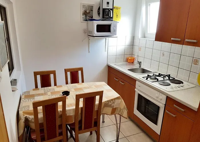 Charming In Pag With Sea View, 40 Sqm Lejlighed