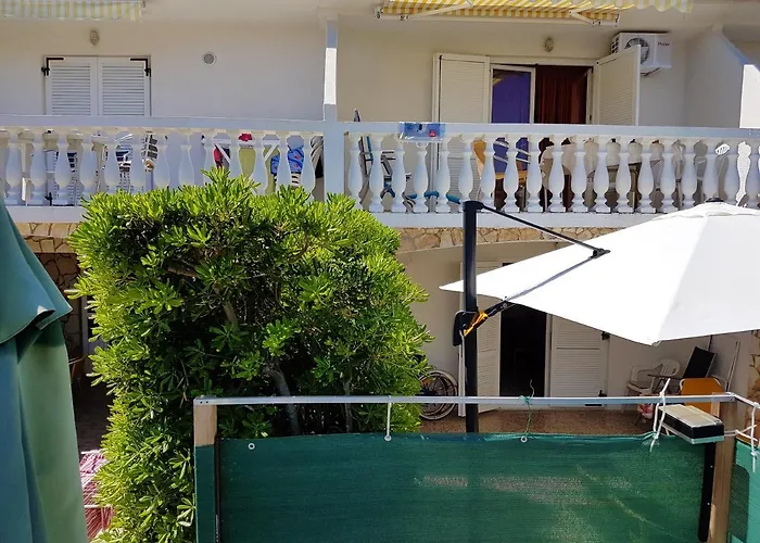 Charming In Pag With Sea View, 40 Sqm Διαμέρισμα Pag Town