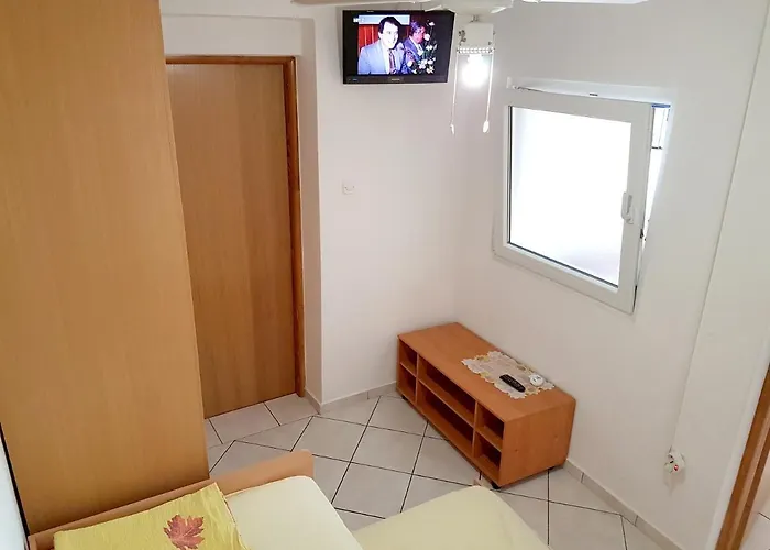 Lejlighed Charming In Pag With Sea View, 40 Sqm Pag Town