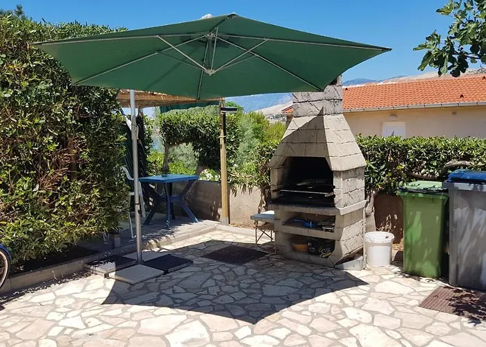 Charming In Pag With Sea View, 40 Sqm Pag Town