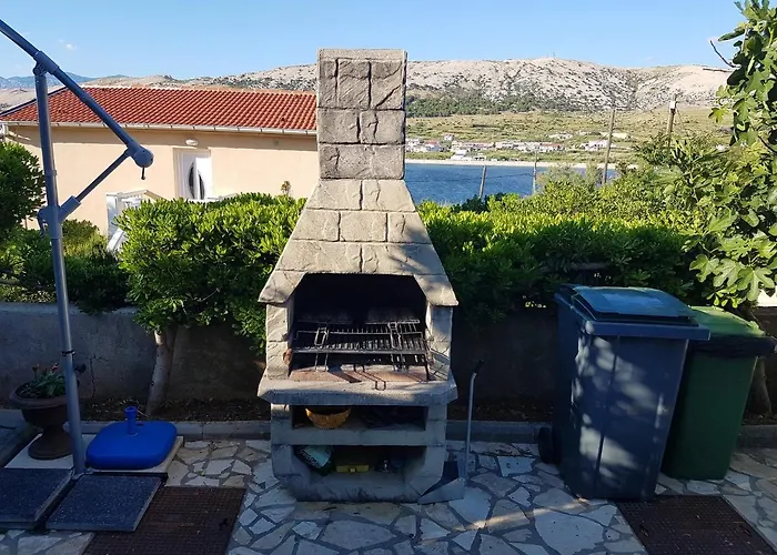Charming In Pag With Sea View, 40 Sqm