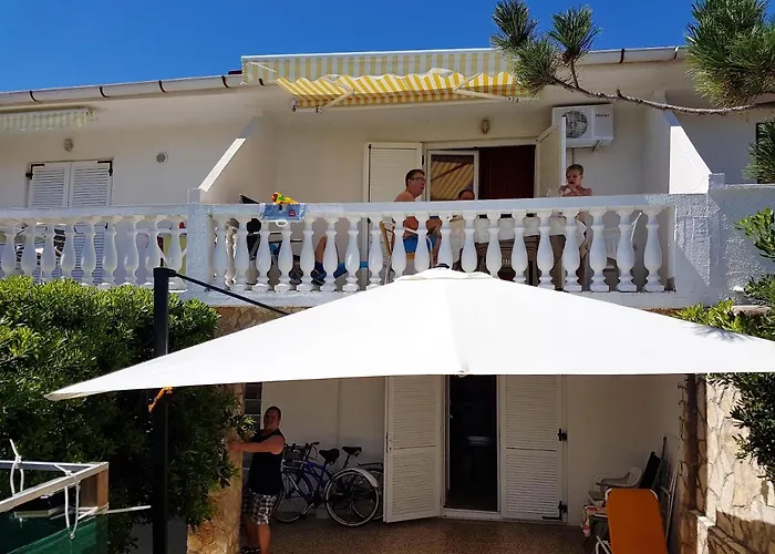 Charming In Pag With Sea View, 40 Sqm