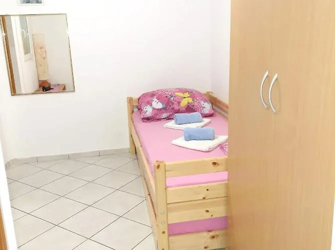 Charming In Pag With Sea View, 40 Sqm Pag Town