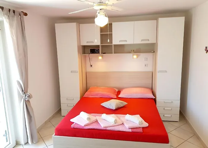 Charming In Pag With Sea View, 40 Sqm Διαμέρισμα