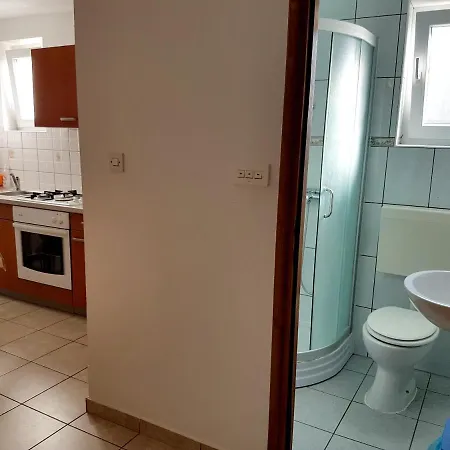 Charming In Pag With Sea View, 40 Sqm Apartamento Pag Town
