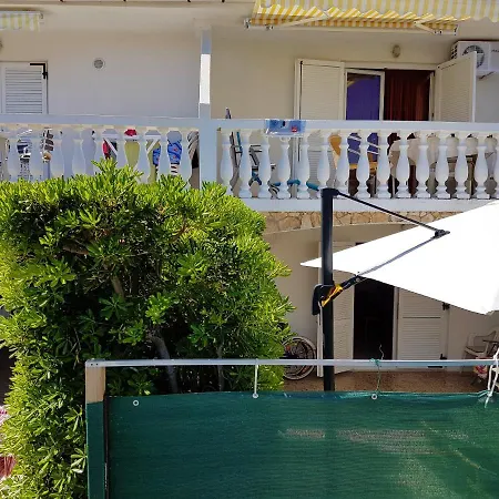 Charming In Pag With Sea View, 40 Sqm Apartamento Pag Town