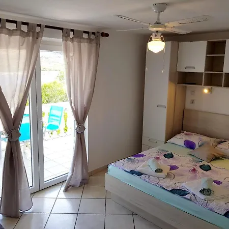 Charming In Pag With Sea View, 40 Sqm * Pag Town