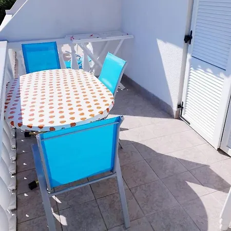 Charming In Pag With Sea View, 40 Sqm