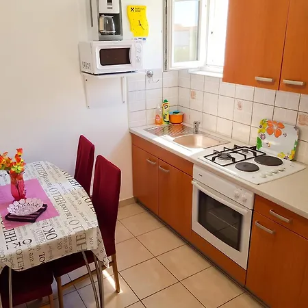 Charming In Pag With Sea View, 40 Sqm * Pag Town