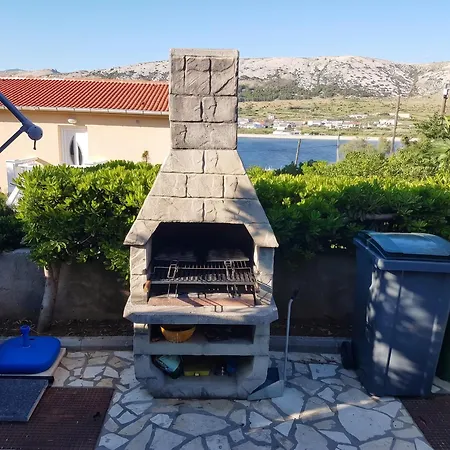 Charming In Pag With Sea View, 40 Sqm Appartement Pag Town