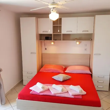 Appartement Charming In Pag With Sea View, 40 Sqm