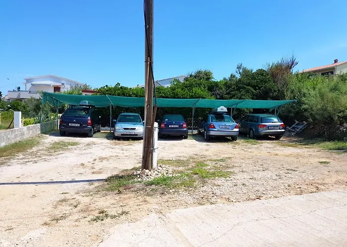 Charming In Pag With Sea View, 40 Sqm דירה